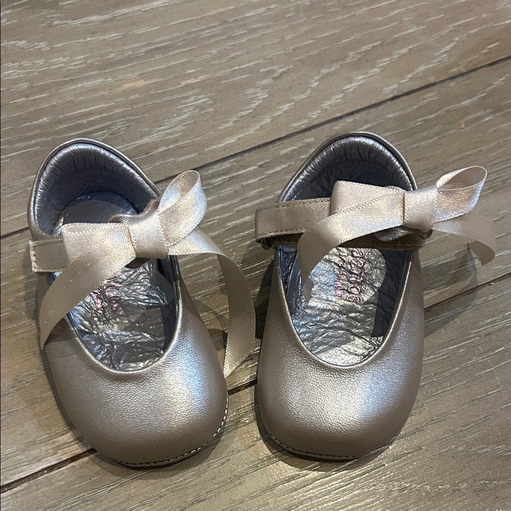 Pazitos Shimmering Silver Dress Shoes with Bow